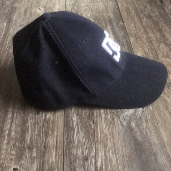DC Flexfit Hat Black White Logo - Picture 2 of 7